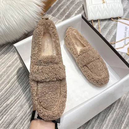 Velvoria - Lyxiga Mokasiner för Dam i Lammullsliknande Plysch – Halkfri Gummisula och Ultimat Komfort
